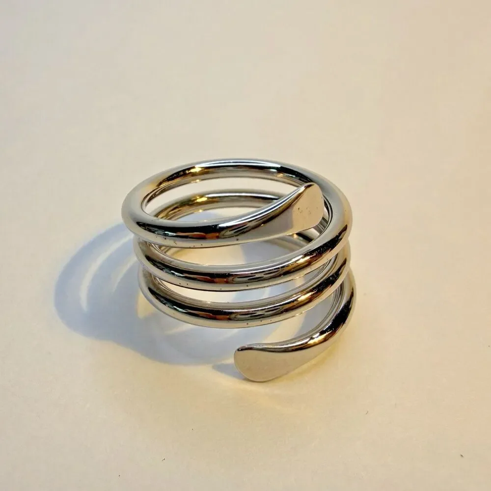 NIB Retired Lia Sophia On A Roll Ring 60693 Size 7 Silver Tone Wrap Spiral Ring